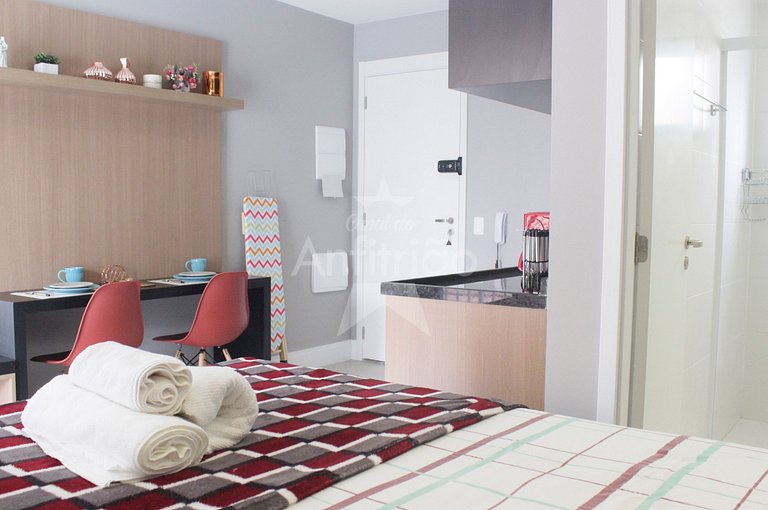 Studio 25 m² todo mobiliado ao lado do metrô