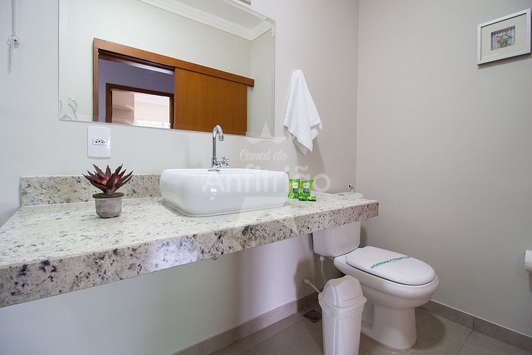 100 m² bem espaçoso com terraço, garagem, A/C