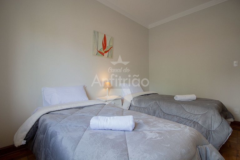 100 m² bem espaçoso com terraço, garagem, A/C