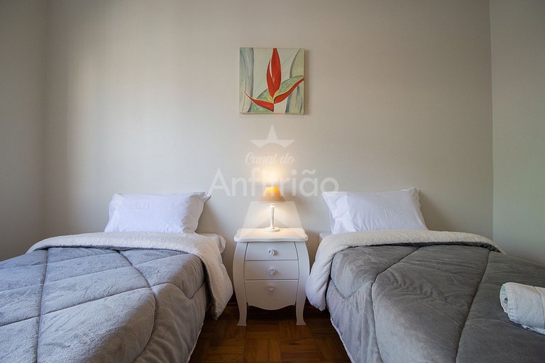 100 m² bem espaçoso com terraço, garagem, A/C