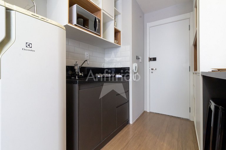 Studio 200 m do metrô Brás com piscina