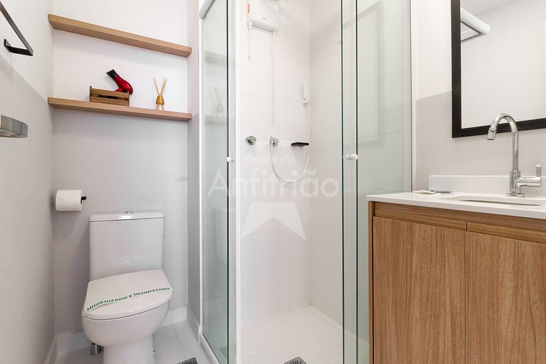 Studio 100 m do metrô c/ piscina, até 6x sem juros