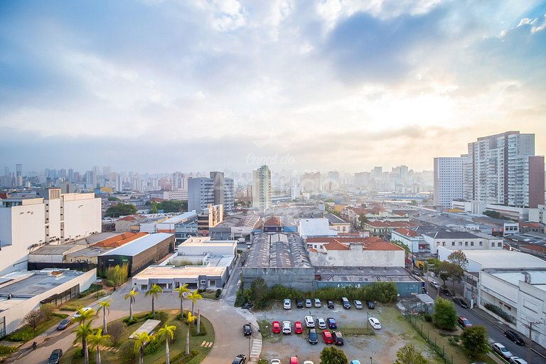 Brás com vista do 8º andar e vaga de garagem