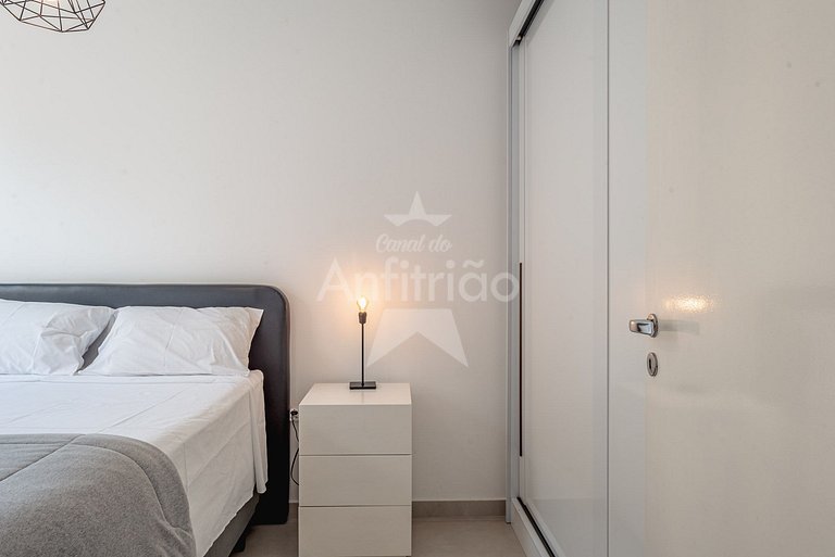 Oasis prox. Allianz + piscina aquecida, vaga e ar