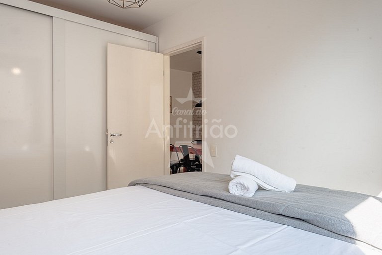 Oasis prox. Allianz + piscina aquecida, vaga e ar