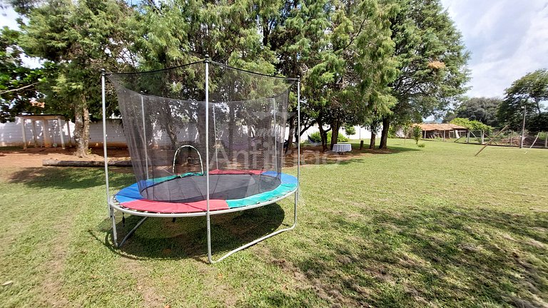 Sítio família e amigos com piscina e churrasqueira