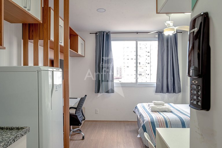 Studio 9º andar com vista e 200 m do metrô