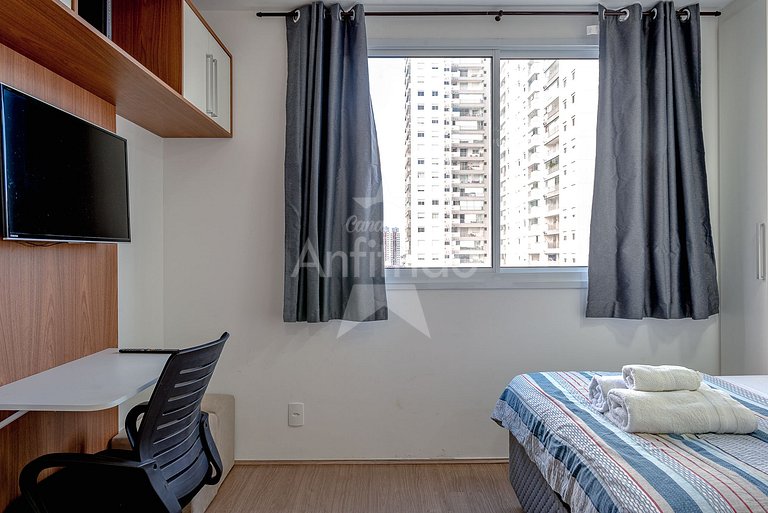 Studio 9º andar com vista e 200 m do metrô