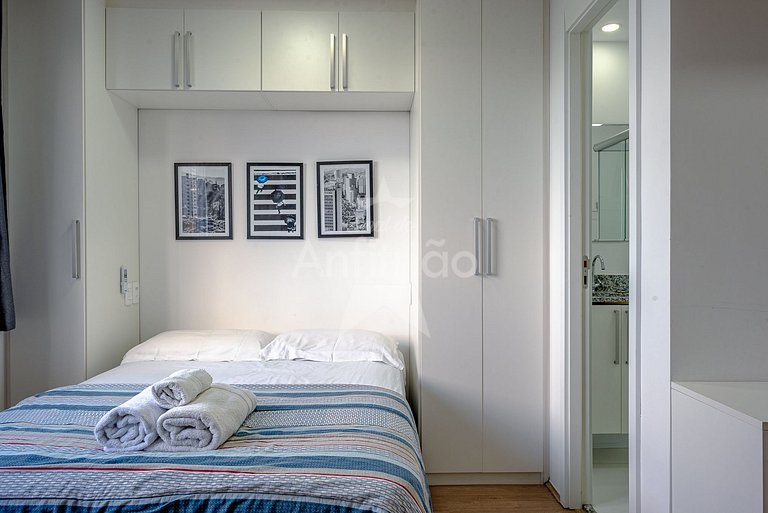 Studio 9º andar com vista e 200 m do metrô