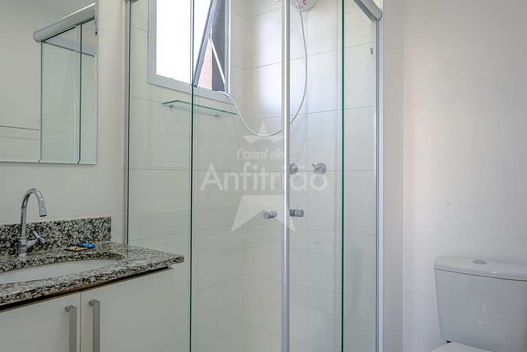 Studio 9º andar com vista e 200 m do metrô