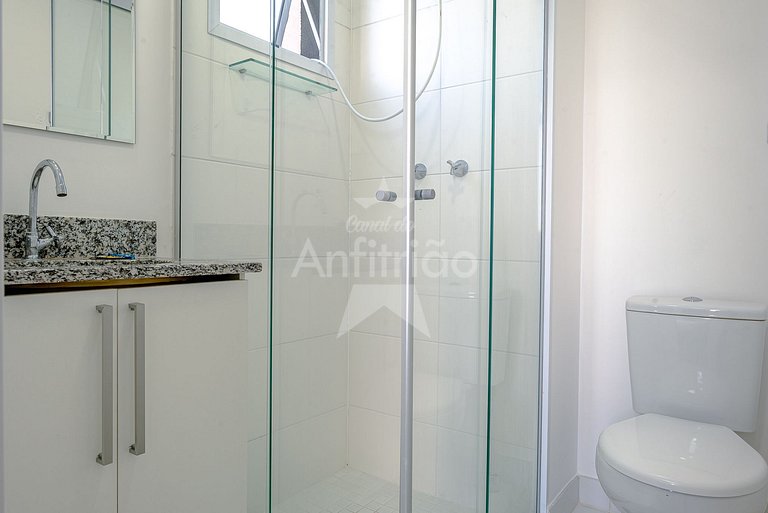 Studio 9º andar com vista e 200 m do metrô