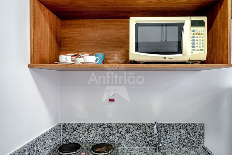 Studio 200 m do metrô + piscina | 6x sem juros