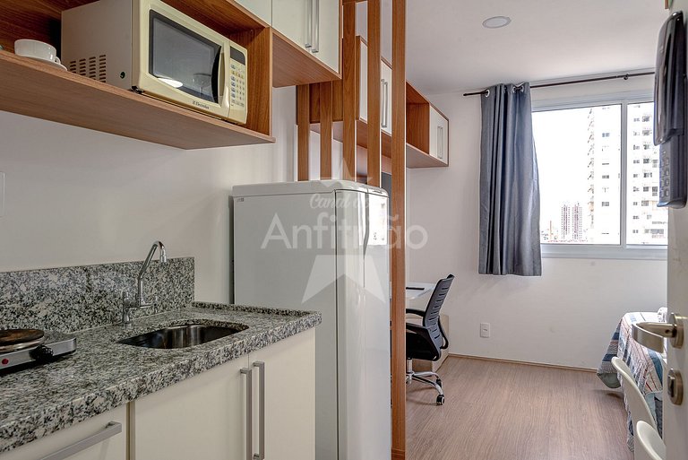 Studio 9º andar com vista e 200 m do metrô