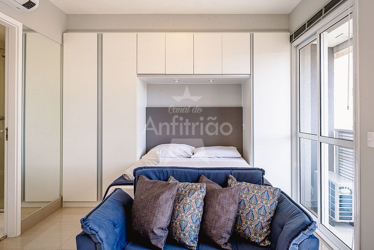 Studio com varanda + vaga de garagem + ar cond.
