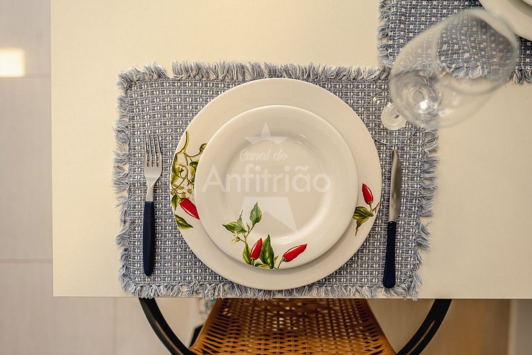 Studio bonitinho com garagem e ar condicionado