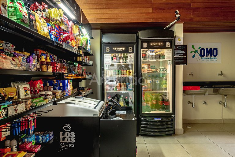 Studio bonitinho com garagem e ar condicionado