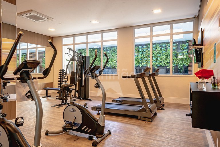 Studio bonitinho com garagem e ar condicionado