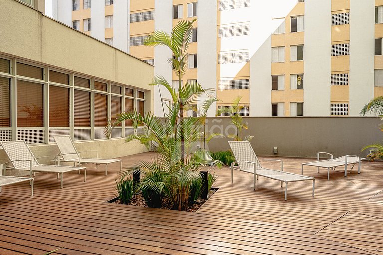 Studio com varanda + vaga de garagem + ar cond.