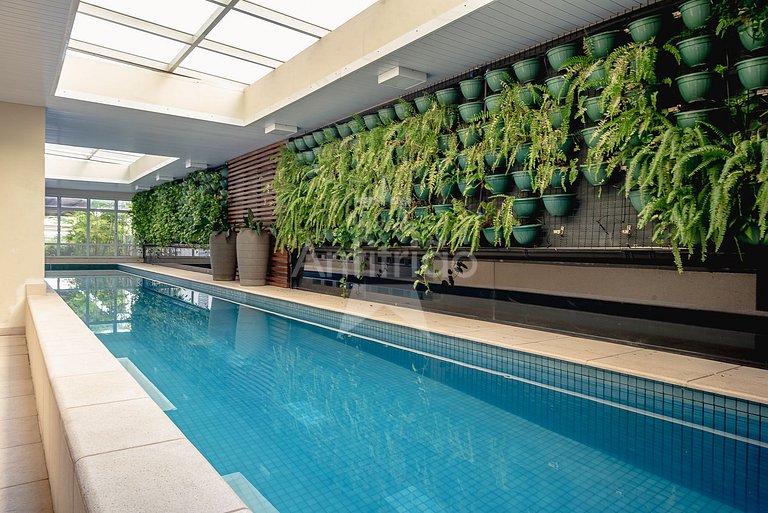 Studio bonitinho com garagem e ar condicionado