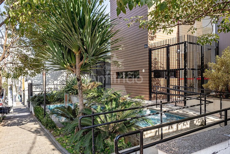 Studio bonitinho com garagem e ar condicionado