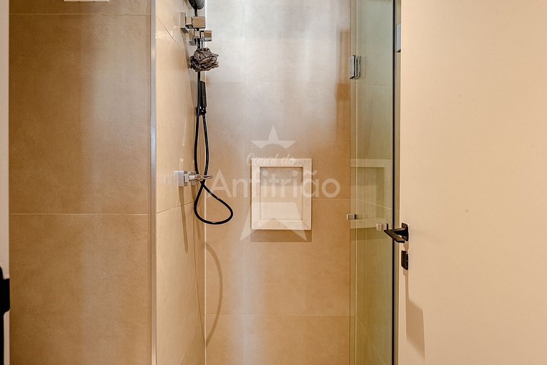 Studio 16º andar, piscina aquecida, A/C em 6x sem juros