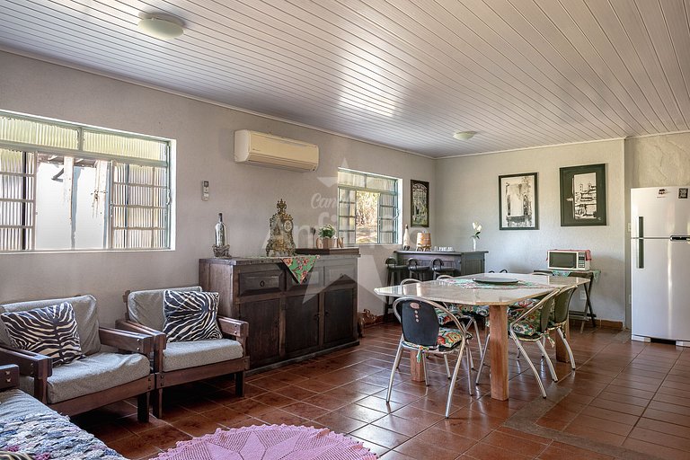 Sítio família e amigos com piscina e churrasqueira