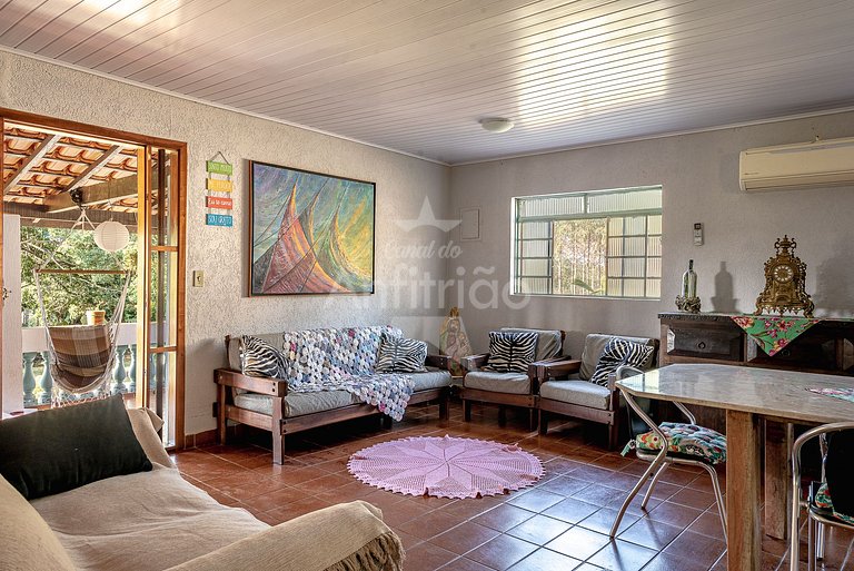 Sítio família e amigos com piscina e churrasqueira