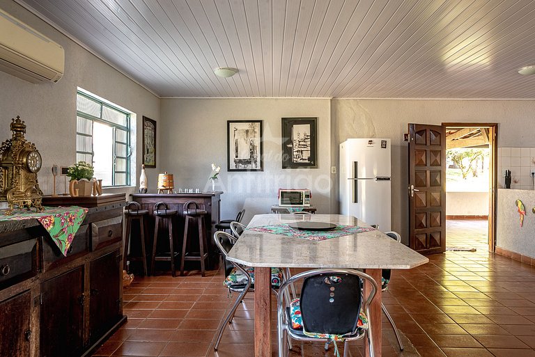 Sítio família e amigos com piscina e churrasqueira