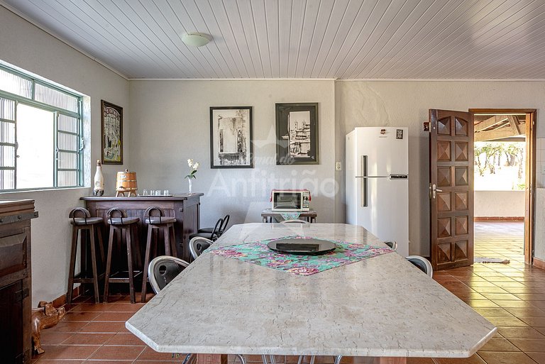 Sítio família e amigos com piscina e churrasqueira