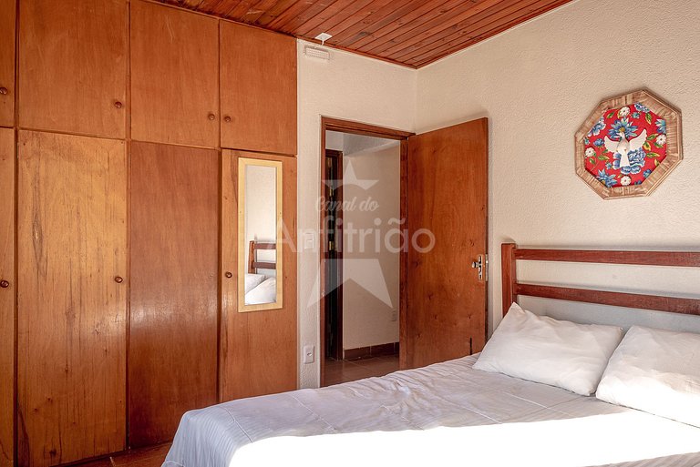 Sítio família e amigos com piscina e churrasqueira