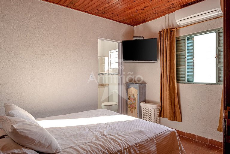 Sítio família e amigos com piscina e churrasqueira