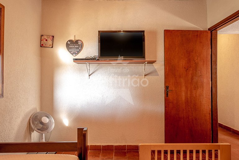 Sítio família e amigos com piscina e churrasqueira