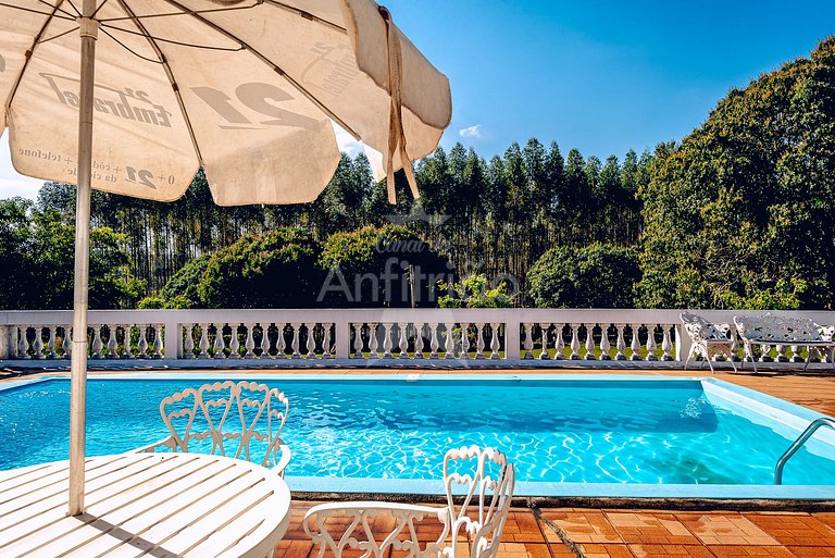 Sítio família e amigos com piscina e churrasqueira