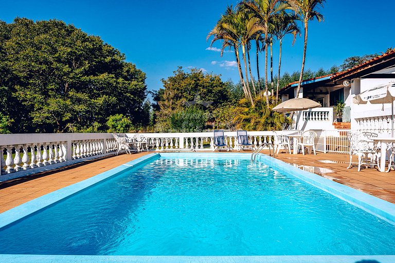 Sítio família e amigos com piscina e churrasqueira