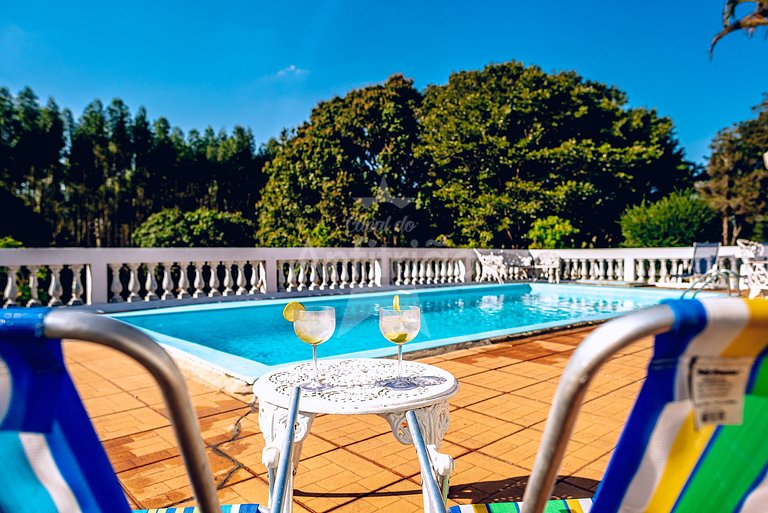 Sítio família e amigos com piscina e churrasqueira