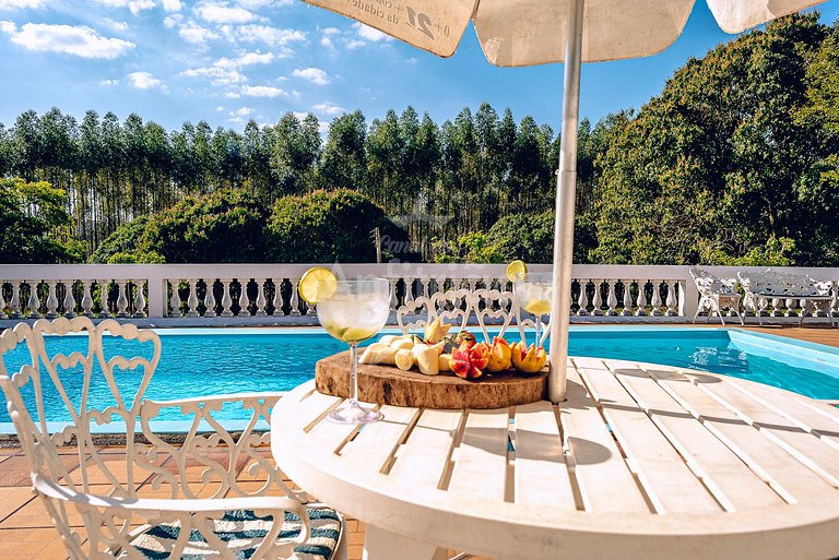 Sítio família e amigos com piscina e churrasqueira