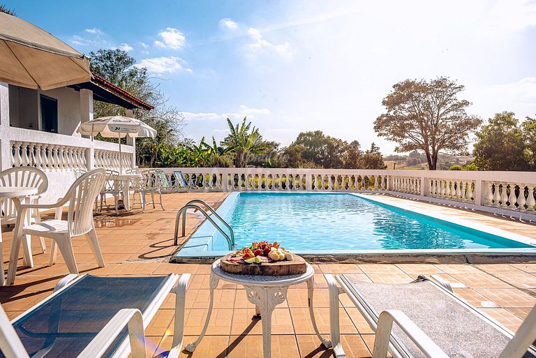 Sítio família e amigos com piscina e churrasqueira