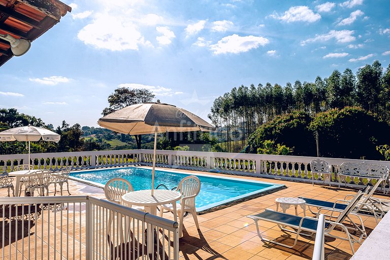 Sítio família e amigos com piscina e churrasqueira