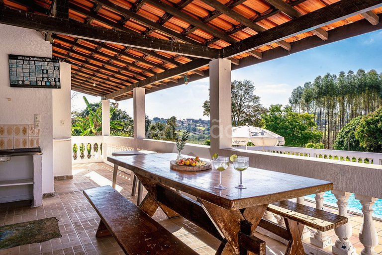 Sítio família e amigos com piscina e churrasqueira