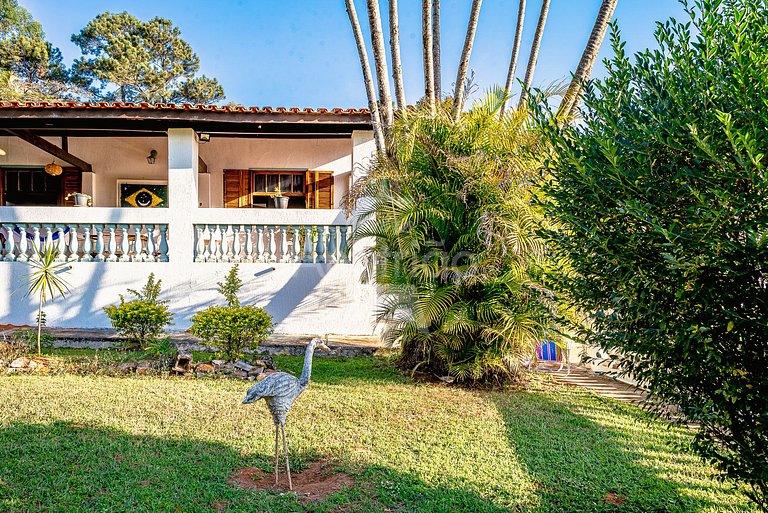 Sítio família e amigos com piscina e churrasqueira