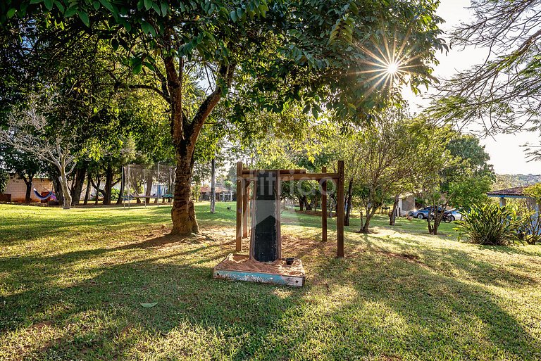 Sítio família e amigos com piscina e churrasqueira