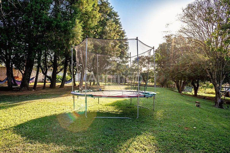 Sítio família e amigos com piscina e churrasqueira