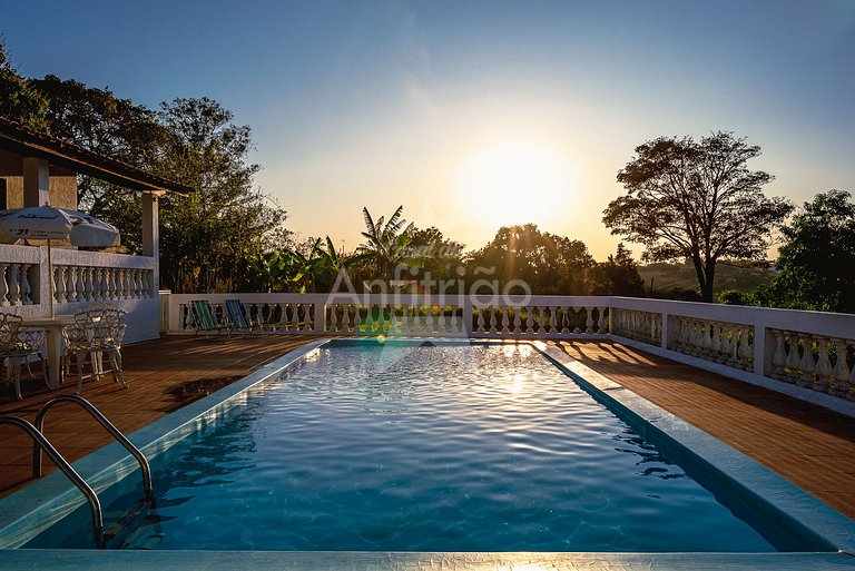 Sítio família e amigos com piscina e churrasqueira
