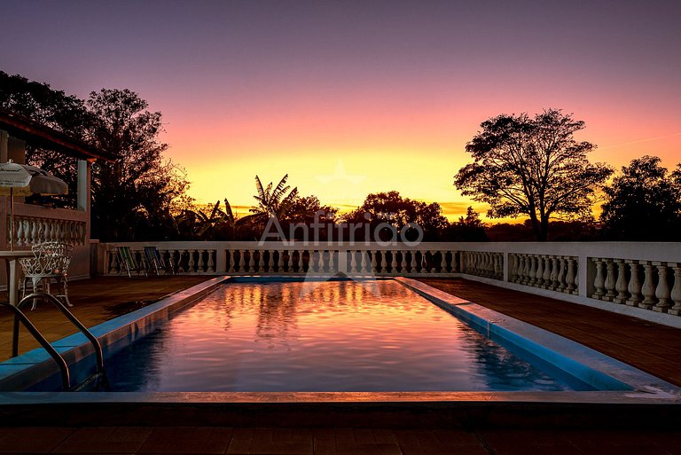 Sítio família e amigos com piscina e churrasqueira