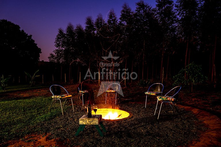 Sítio família e amigos com piscina e churrasqueira