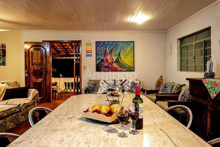 Sítio família e amigos com piscina e churrasqueira