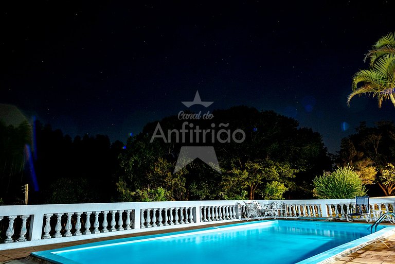 Sítio família e amigos com piscina e churrasqueira
