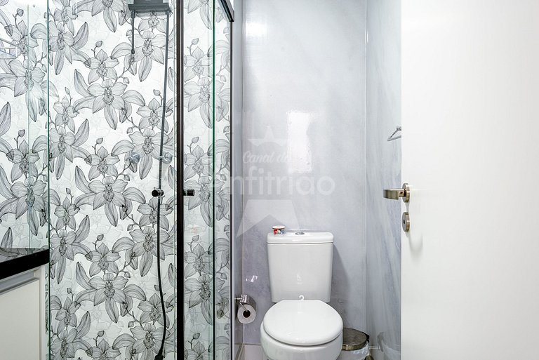 Studio 100 m do metrô c/ piscina + academia