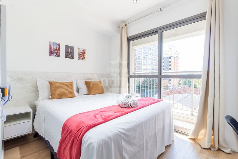 Perto do Ibirapuera com ar condicionado e piscina