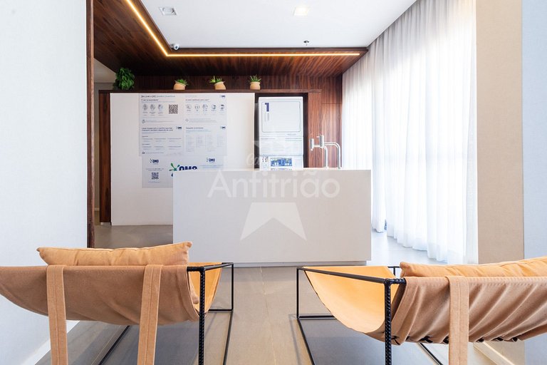 1 km do Ibirapuera com ar condicionado e piscina